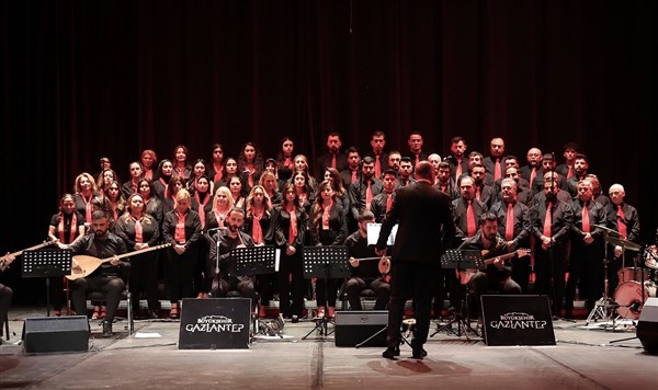 Gaziantep Büyükşehir Türk Halk Müziği Korosu büyüledi