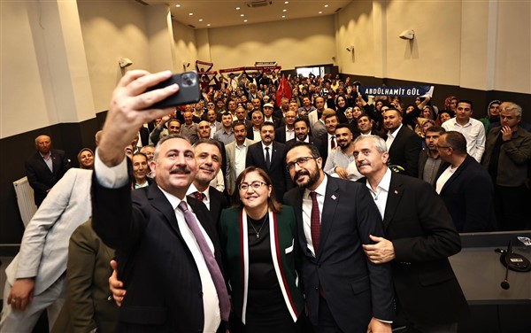 Abdulhamit Gül'den Şehitkamil'e 800 Yataklı Hastane müjdesi